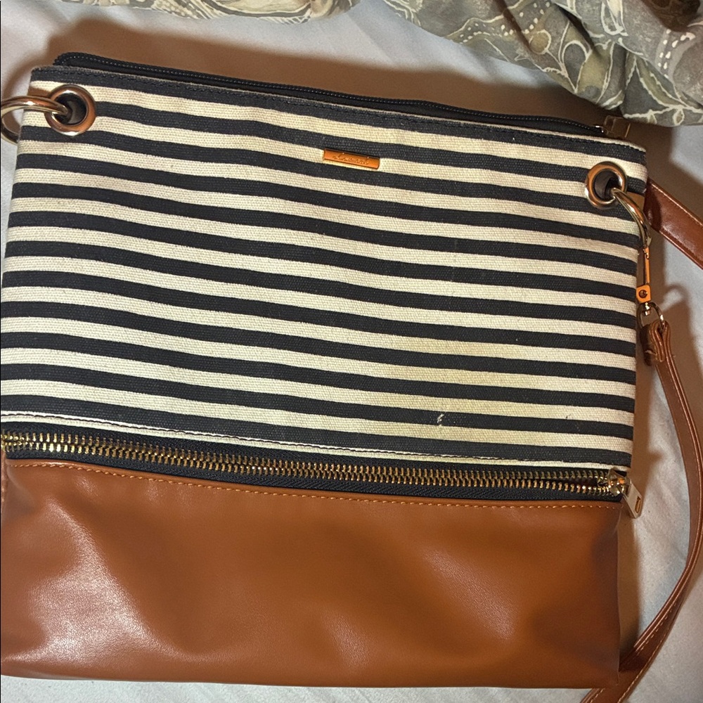 Chic‎ Striped Black and Tan Shoulder Bag